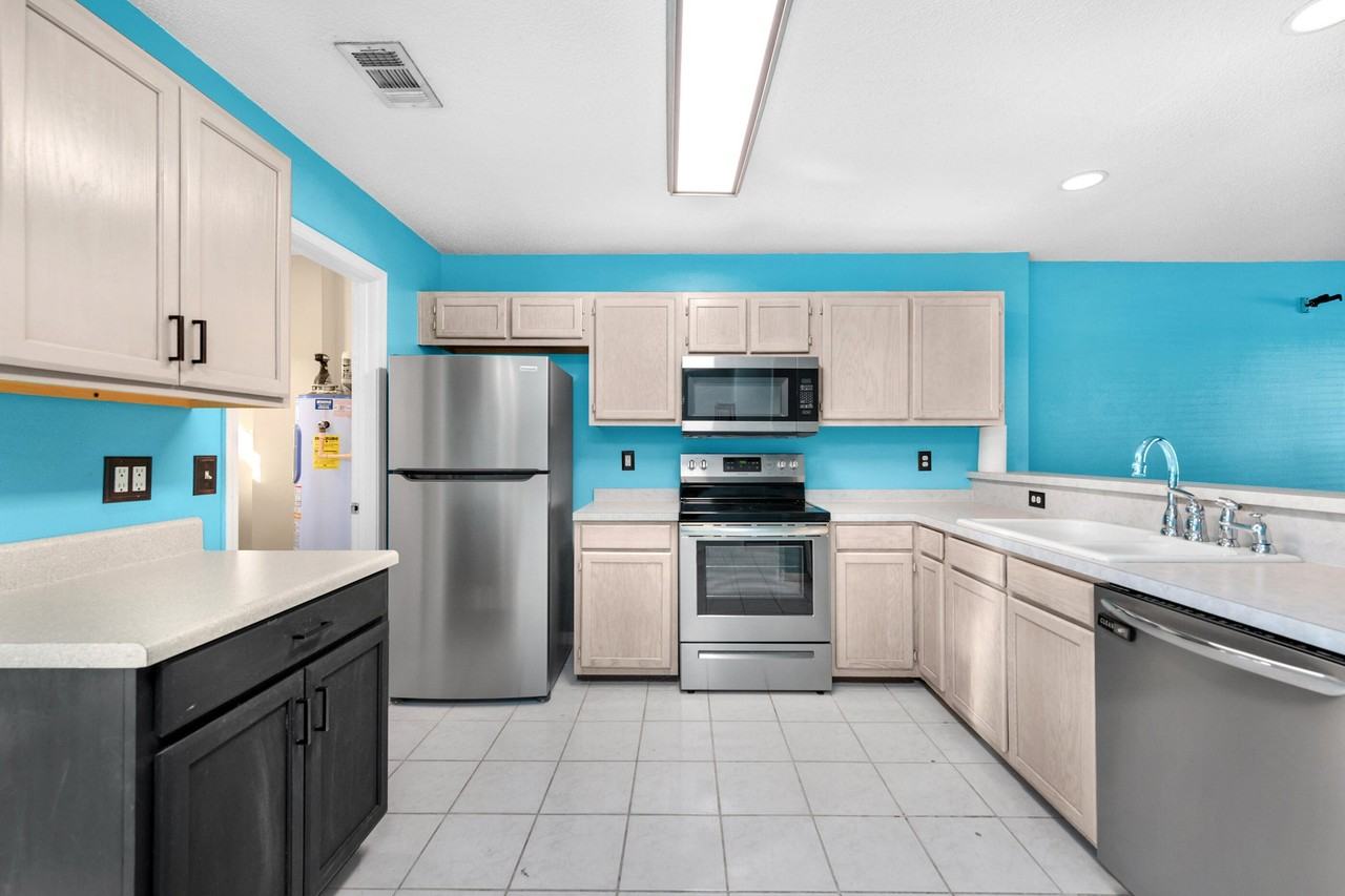 1810 Pointed Leaf Ln - Photo 5 of 24