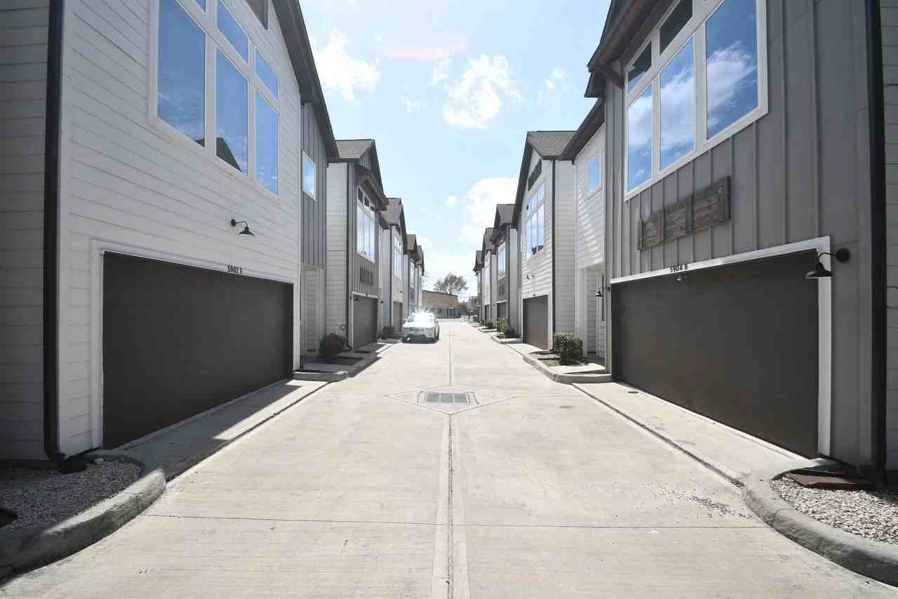 5904 Gardendale Dr #B - Photo 4 of 43