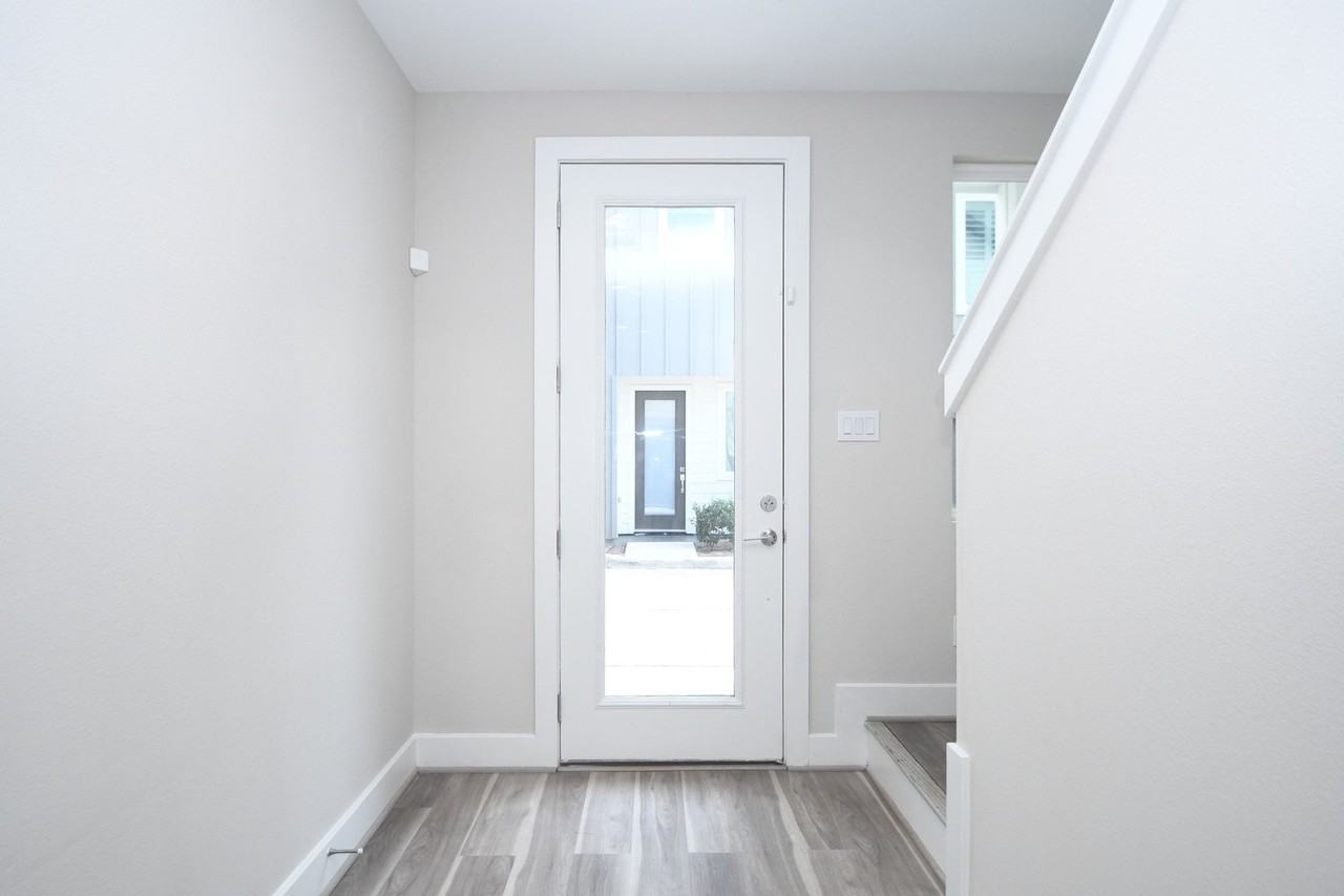 5904 Gardendale Dr #B - Photo 6 of 43