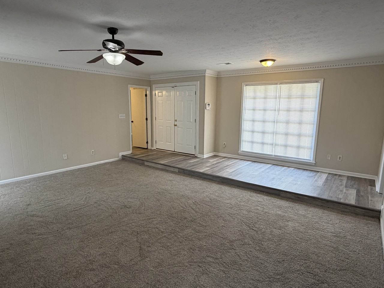 5330 Shanna Ln - Photo 3 of 16