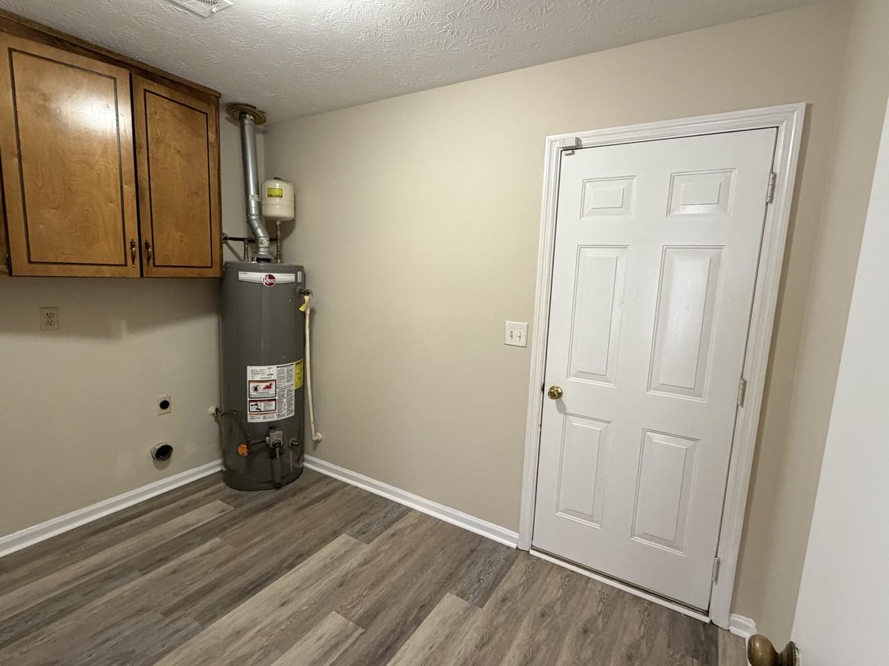 5330 Shanna Ln - Photo 7 of 16