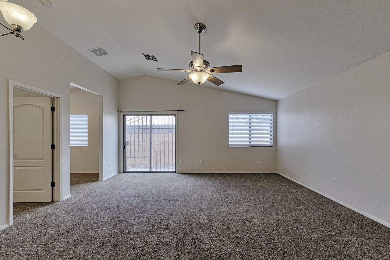 6615 E Splendid Ln - Photo 4 of 25