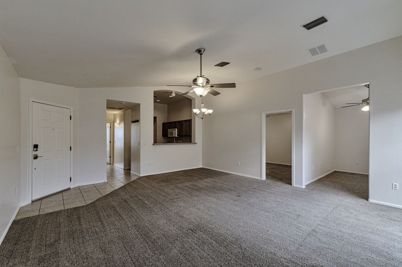 6615 E Splendid Ln - Photo 5 of 25