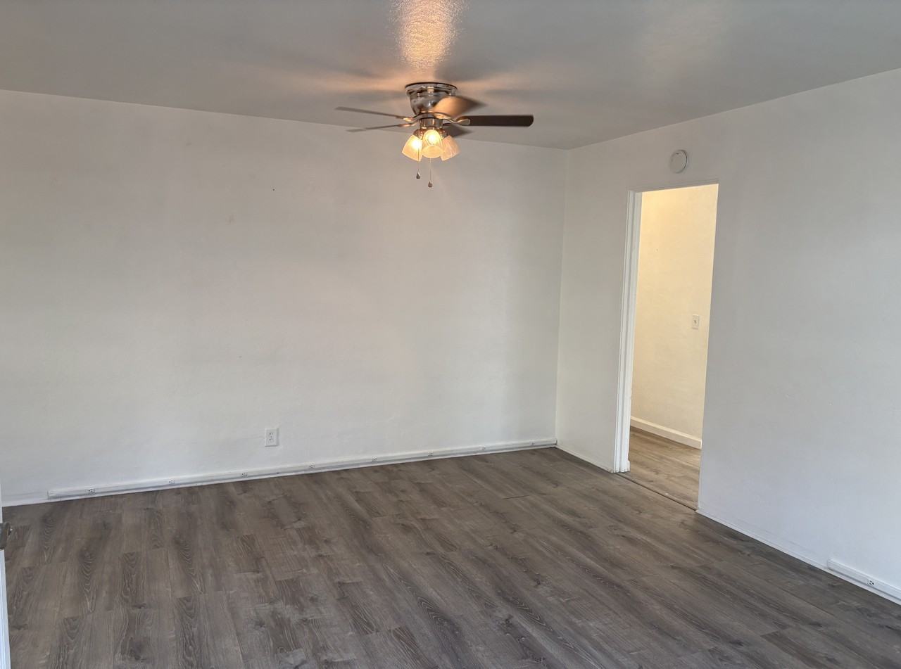 4222 Dunsmuir Ave - Photo 2 of 11