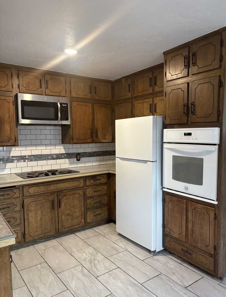 4222 Dunsmuir Ave - Photo 6 of 11