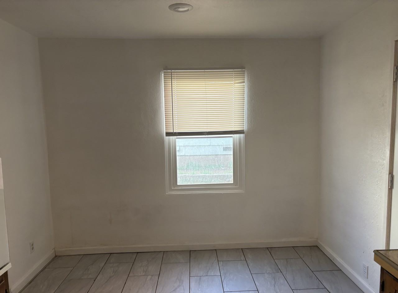 4222 Dunsmuir Ave - Photo 7 of 11