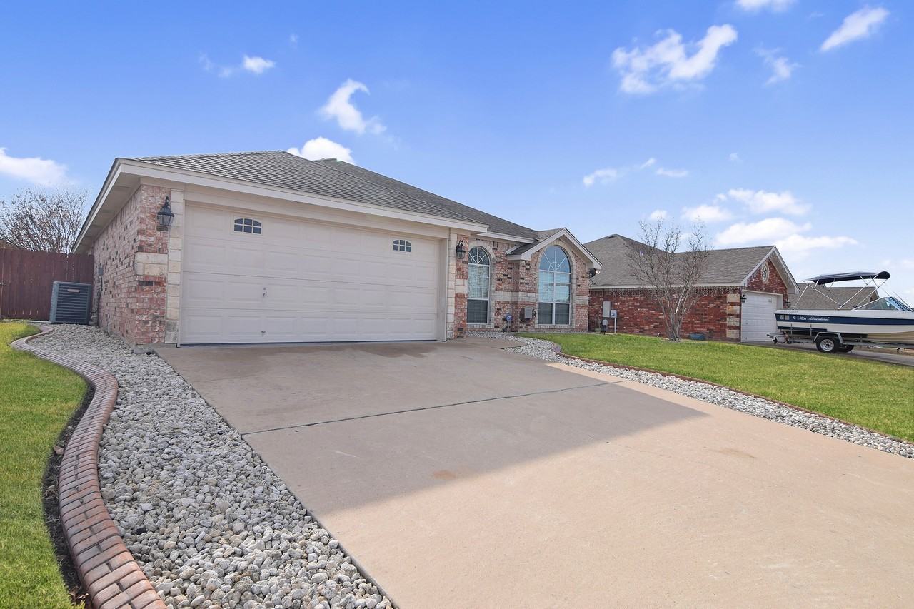 3702 Republic Of Texas Dr - Photo 2 of 25