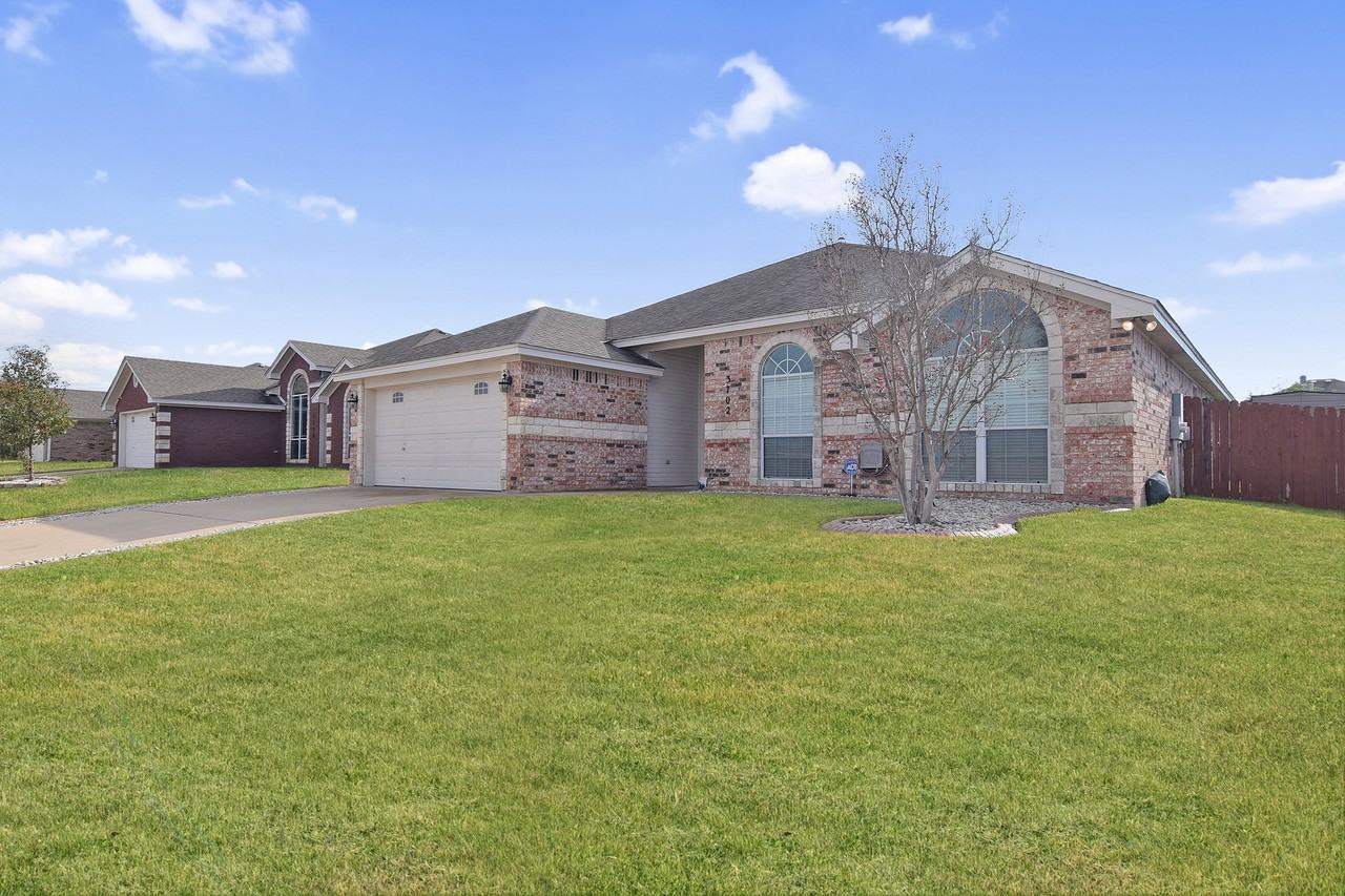 3702 Republic Of Texas Dr - Photo 3 of 25