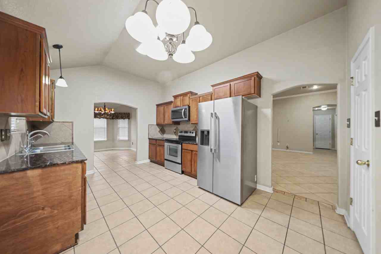 3702 Republic Of Texas Dr - Photo 5 of 25