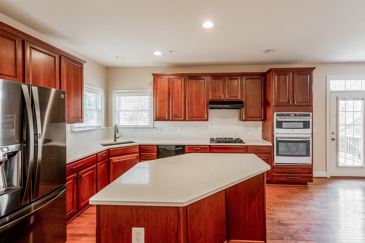 15806 Copper Beech Dr #1 - Photo 5 of 50