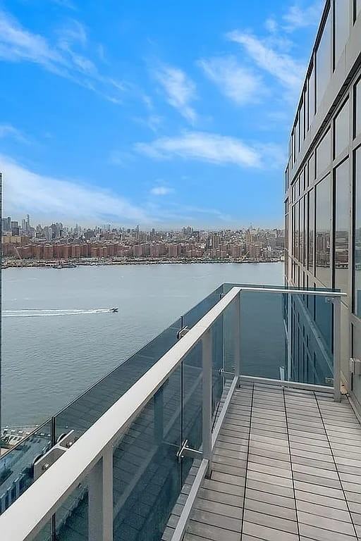 248 Bay 17th St - Photo 7 of 7