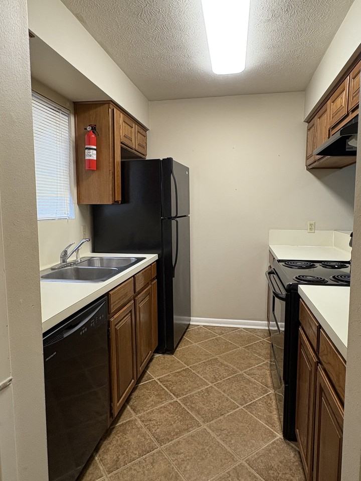 5414 Champions Dr - Photo 2 of 10