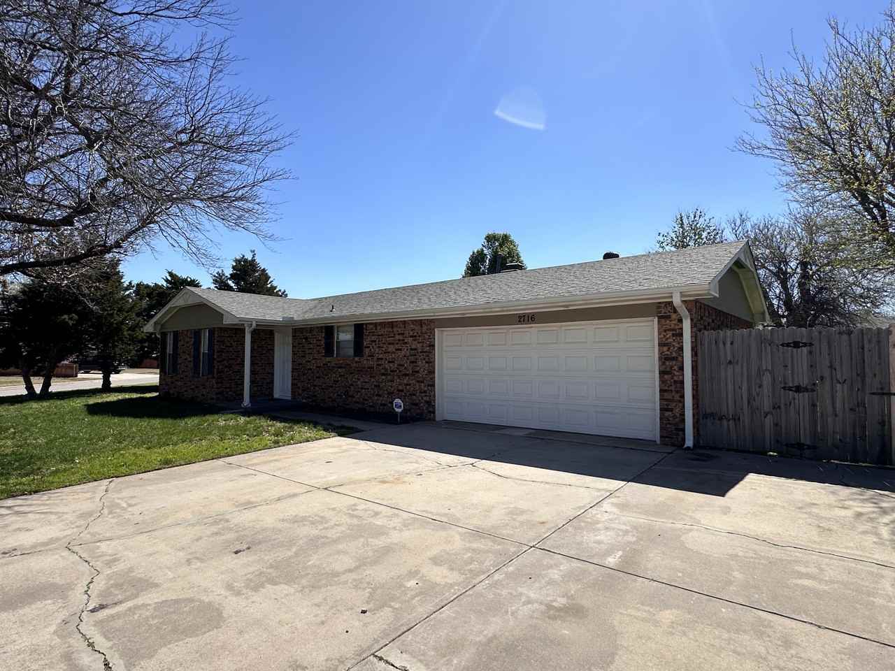 2716 Villa Dr - Photo 2 of 14