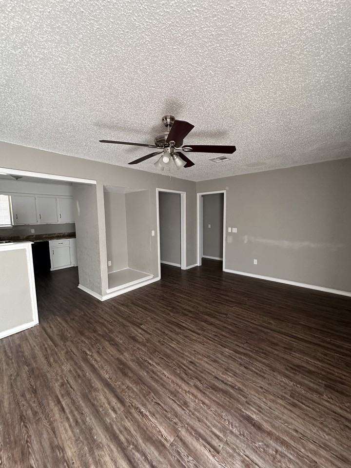 2716 Villa Dr - Photo 4 of 14