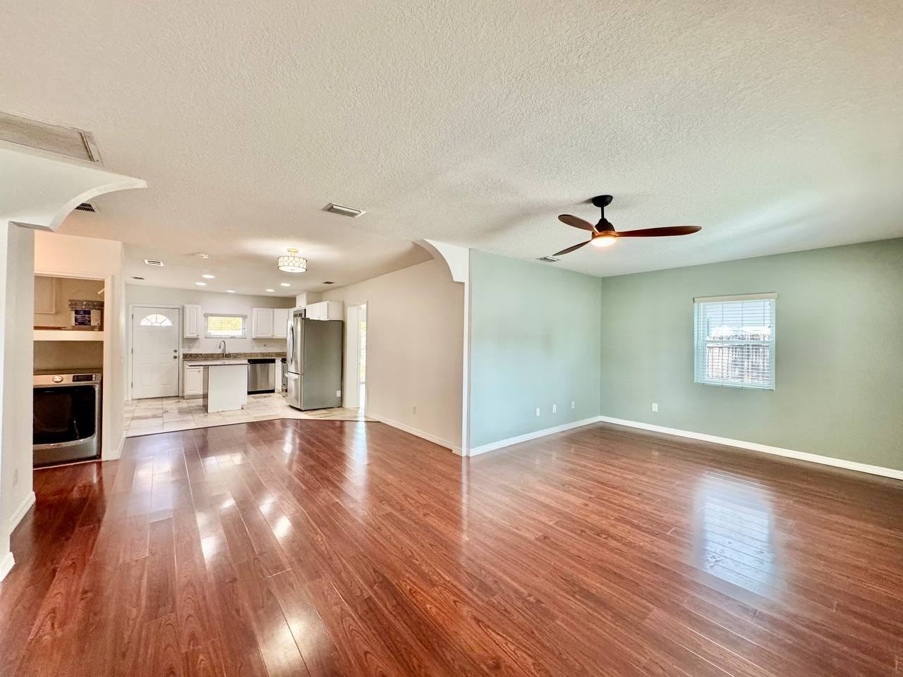 809 W Hiawatha St - Photo 4 of 35