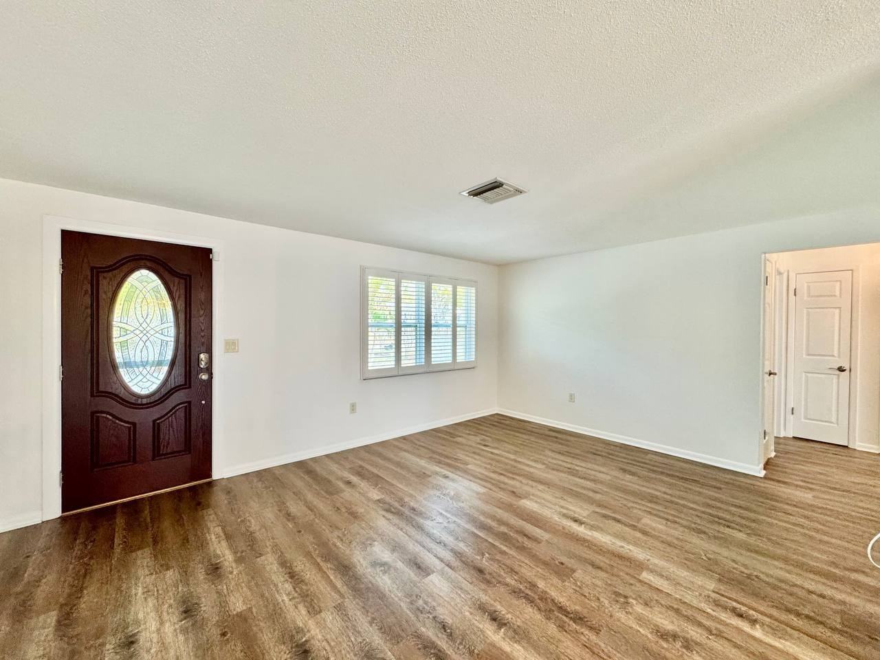 1145 Stewart Dr - Photo 4 of 32