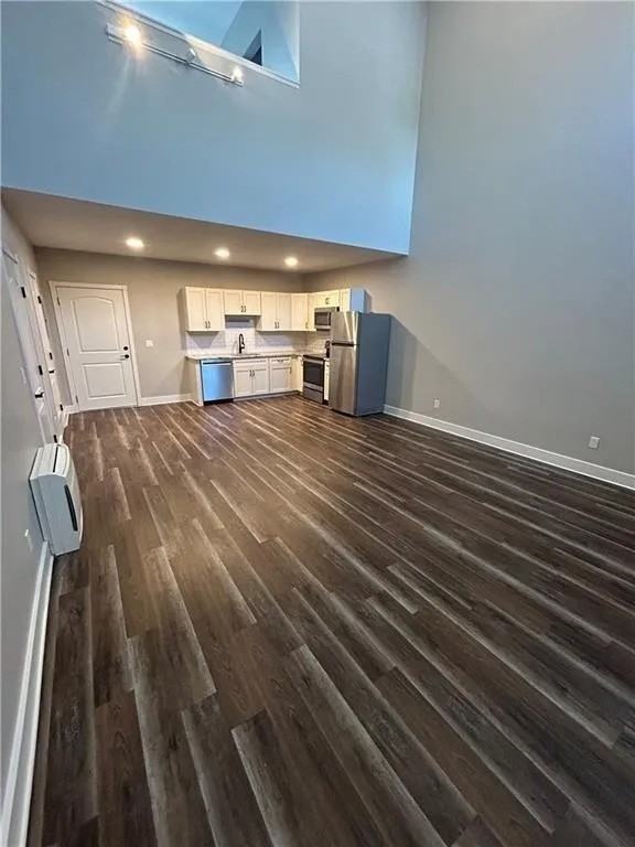 18 Spruce St - Photo 5 of 7