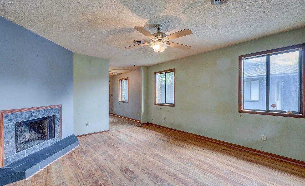 4153 Spirea Dr - Photo 2 of 9