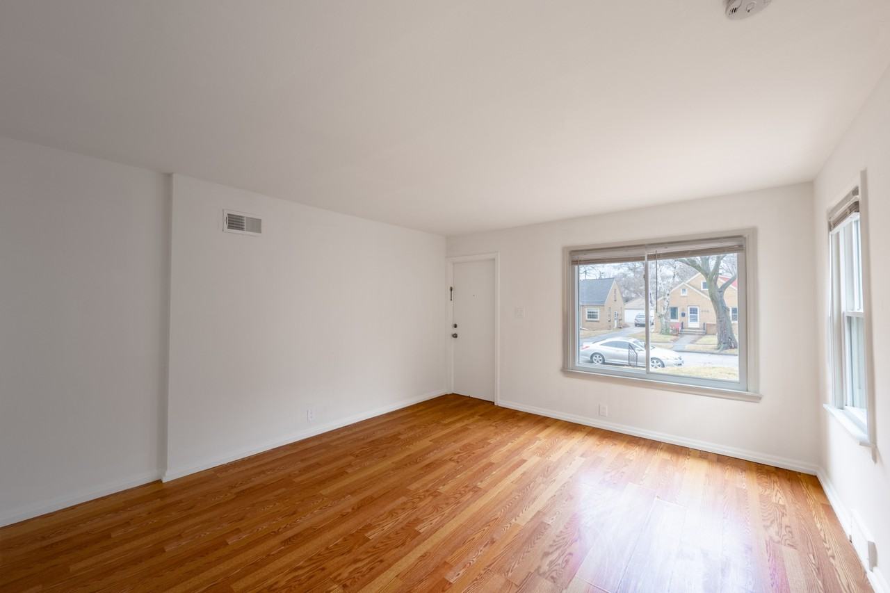 201 N 78th St #201 - Photo 5 of 19