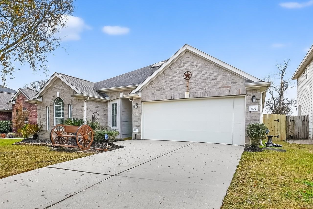 3107 Spring Ranch Ln - Photo 3 of 40