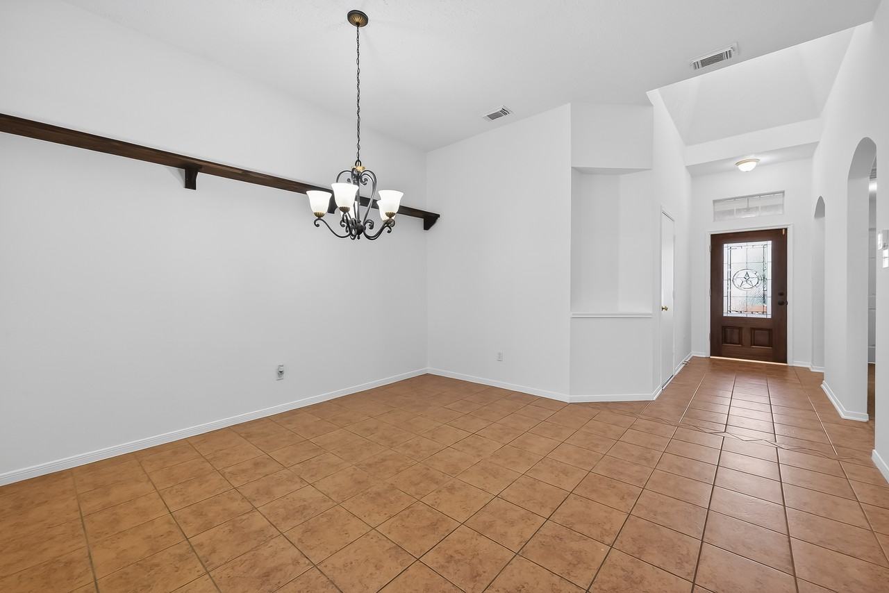 3107 Spring Ranch Ln - Photo 6 of 40