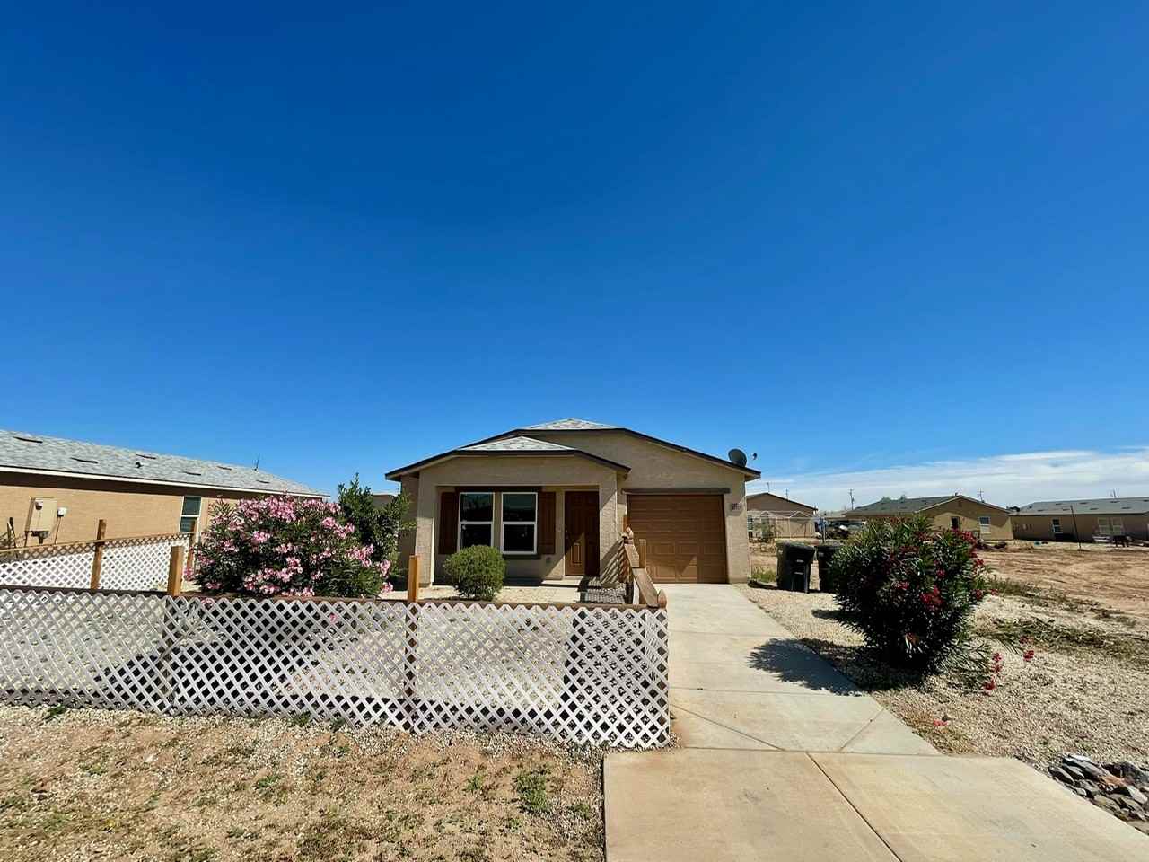 32013 N Poplar St - Photo 2 of 29