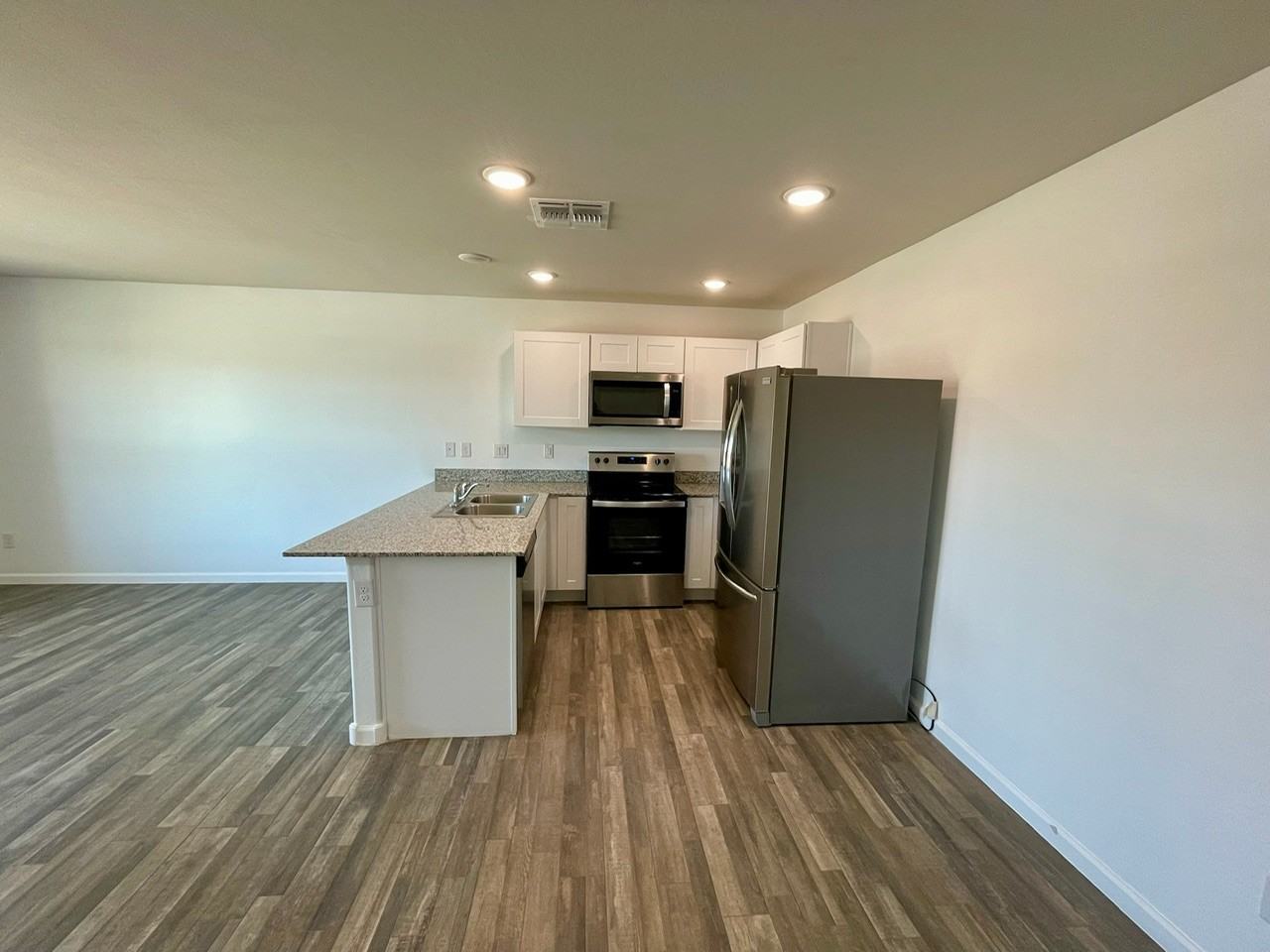 32013 N Poplar St - Photo 6 of 29