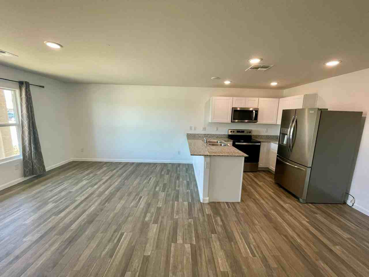 32013 N Poplar St - Photo 7 of 29