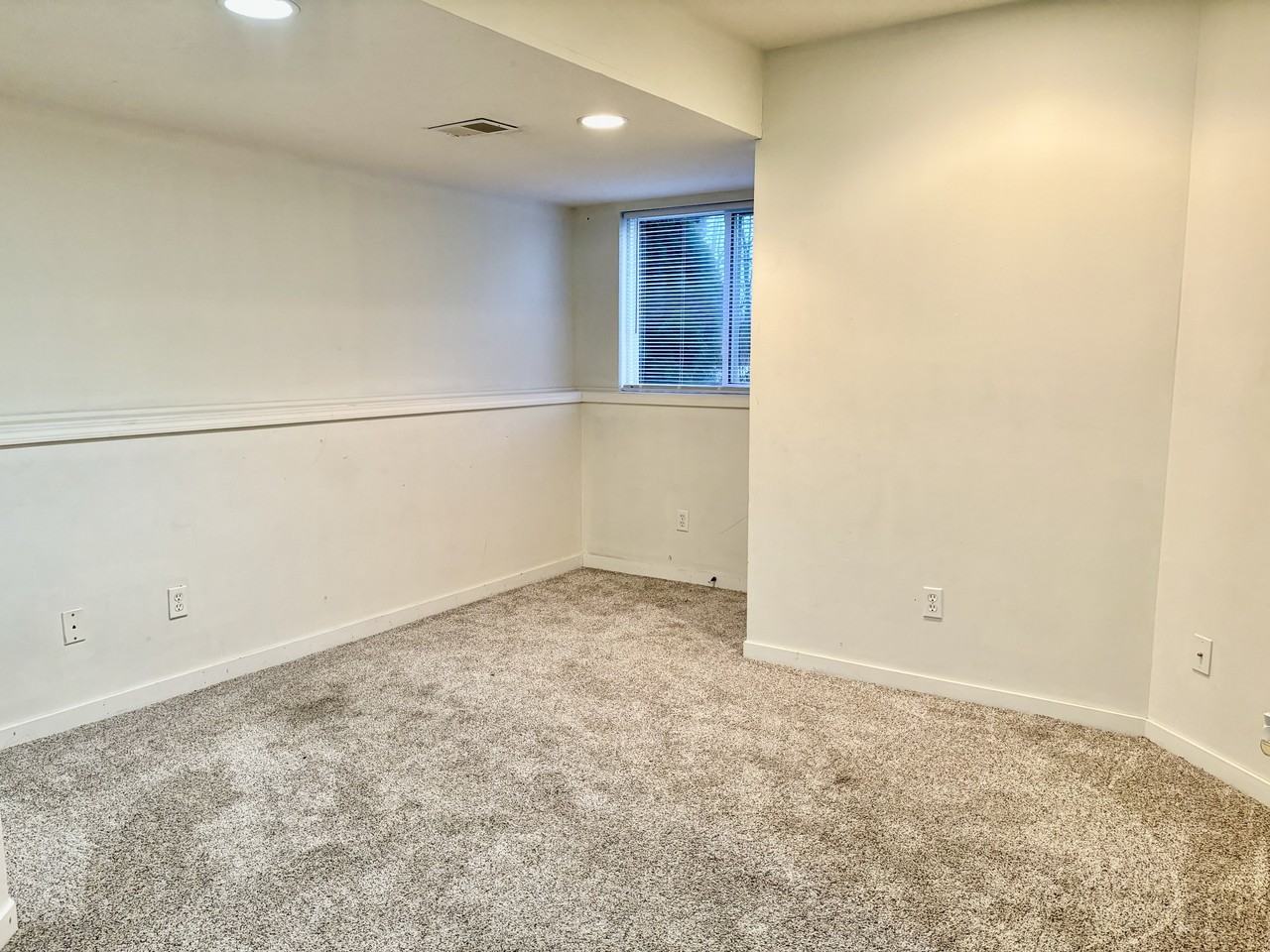 69 E 48th St #69 - Photo 7 of 12