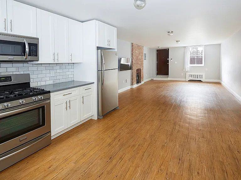 278 Alexander Ave - Photo 3 of 5