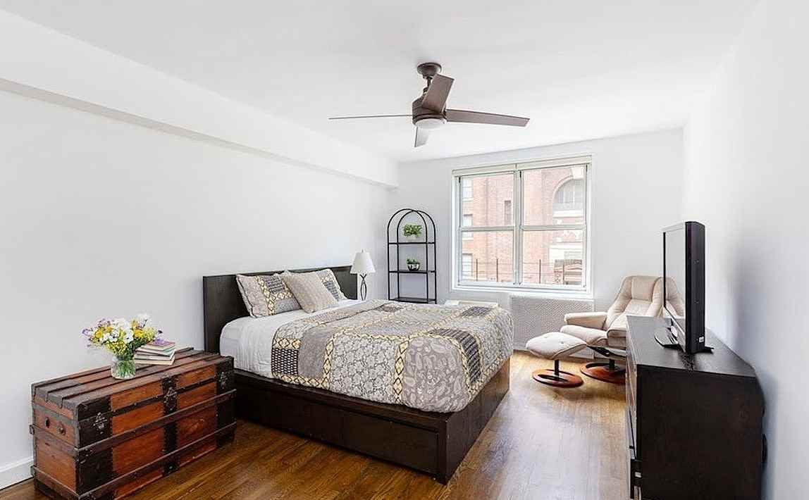 345 E 54th St #2G - Photo 7 of 9