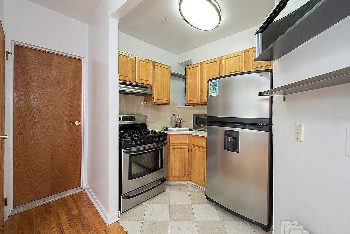 537 W 133rd St #1 - Photo 2 of 6