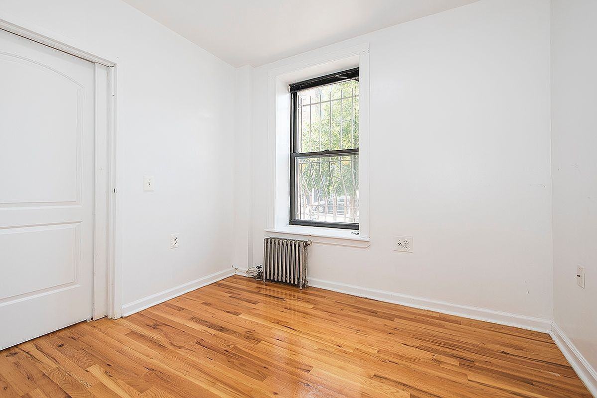 537 W 133rd St #1 - Photo 4 of 6