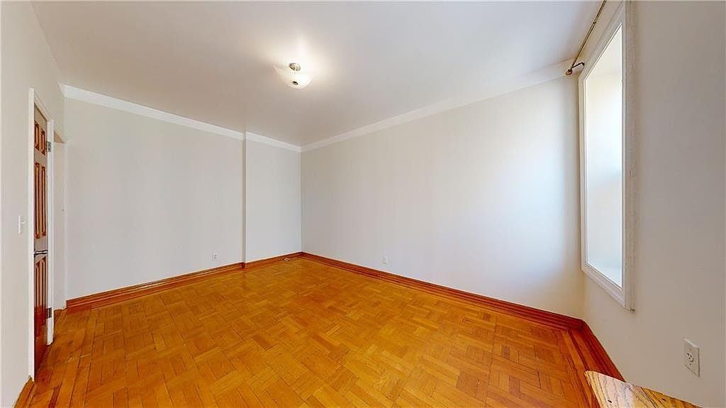 601 Brightwater Ct #4I - Photo 3 of 17