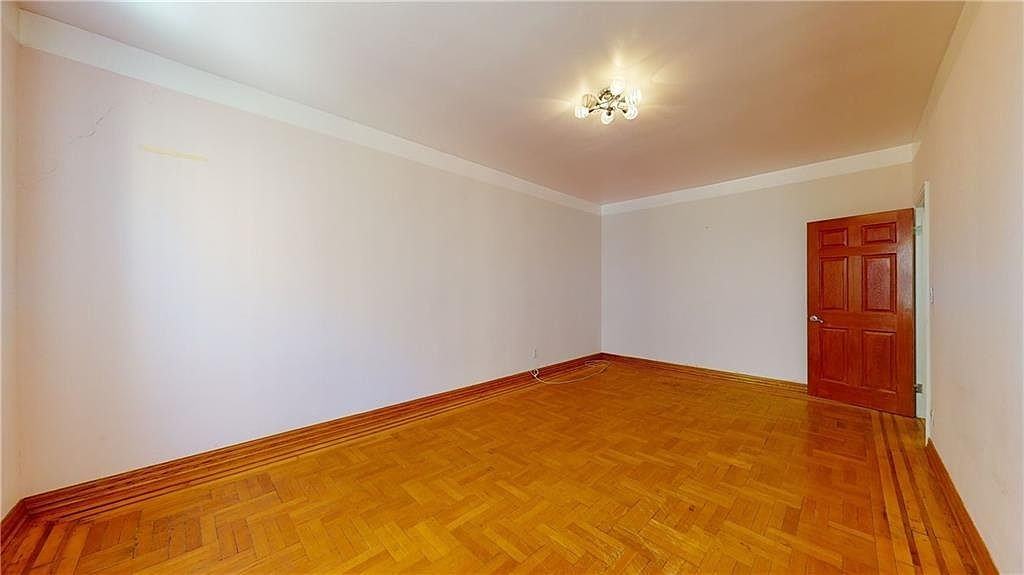 601 Brightwater Ct #4I - Photo 6 of 17