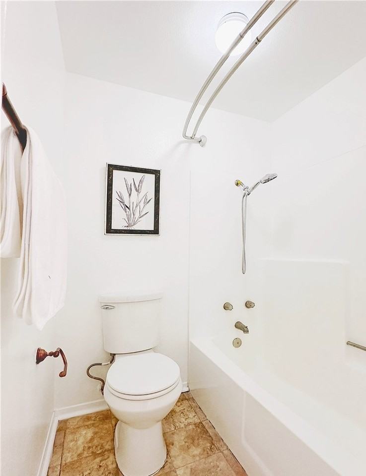 23 Greenmoor #18 - Photo 7 of 9