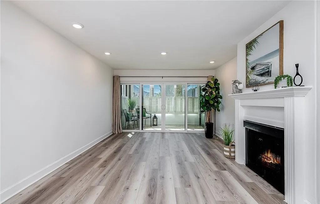 225 N Rose St #212 - Photo 5 of 10