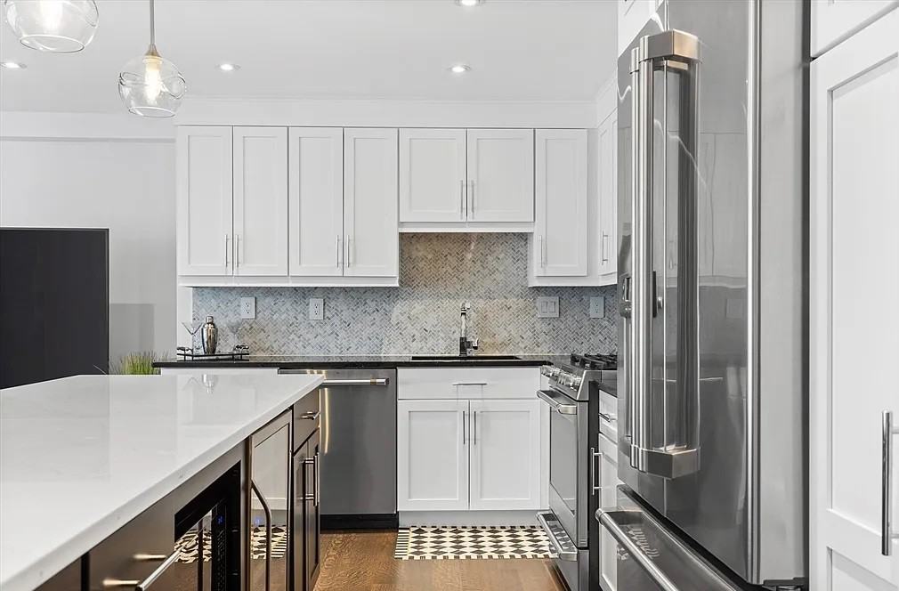 151 Tremont St #7C - Photo 4 of 10