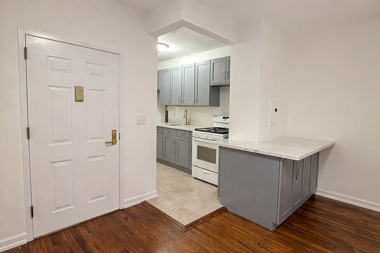 115 W 111th St #1 - Photo 2 of 5