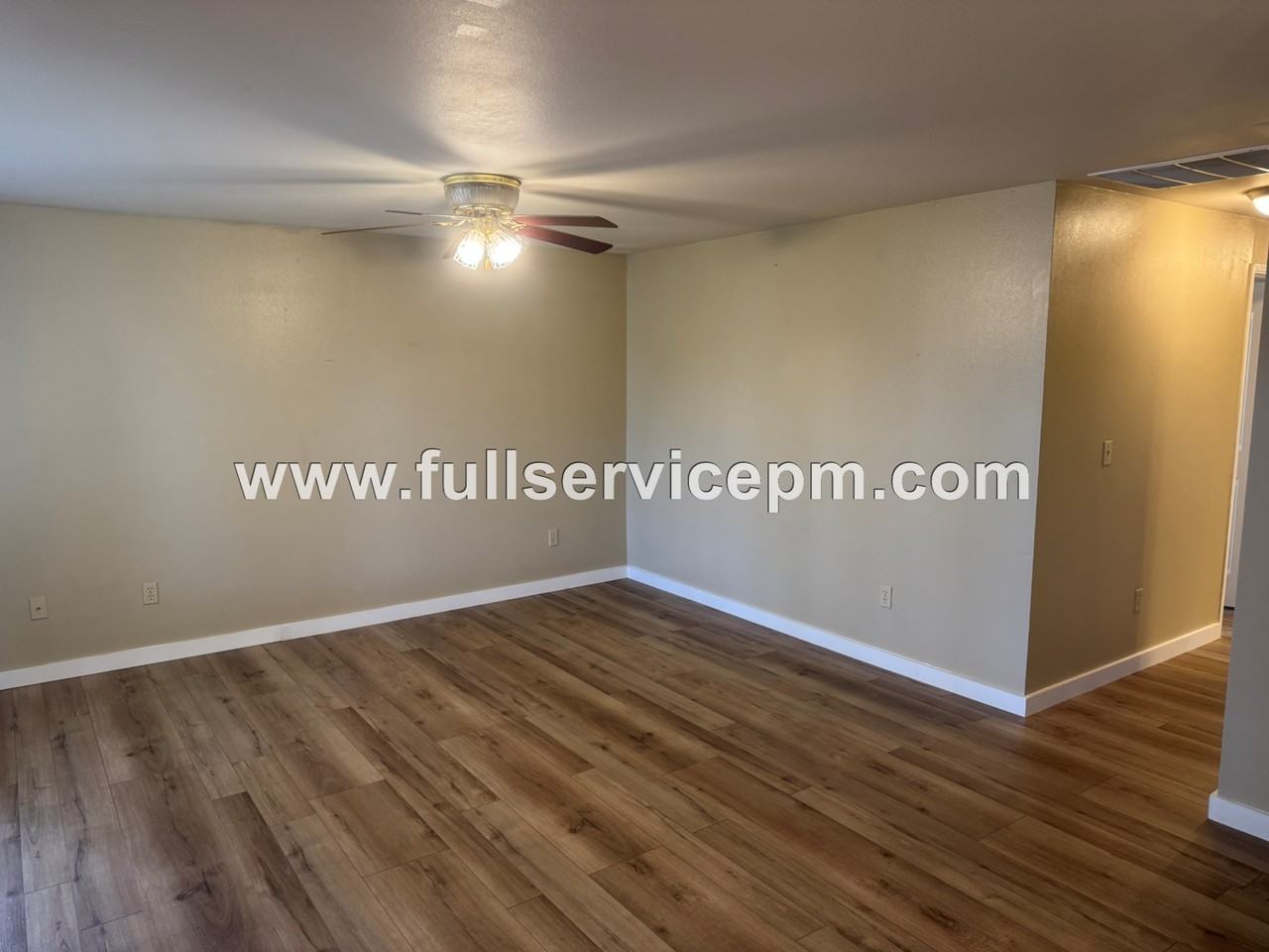 9104 Corbin Dr - Photo 4 of 40