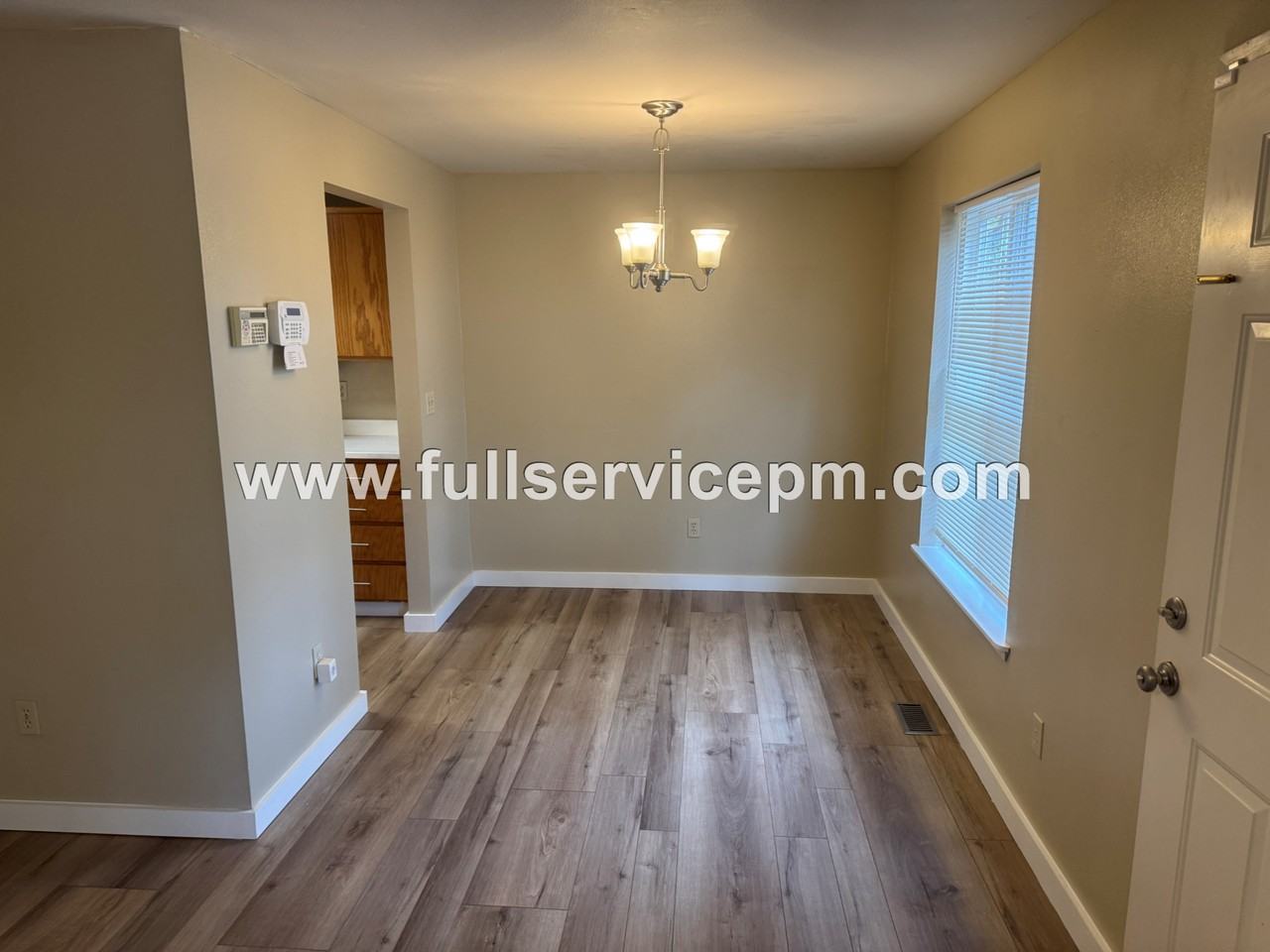 9104 Corbin Dr - Photo 5 of 40