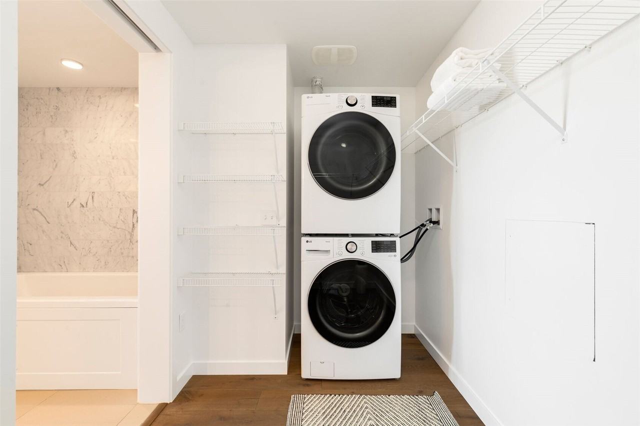 1321 Seneca St - Photo 2 of 10