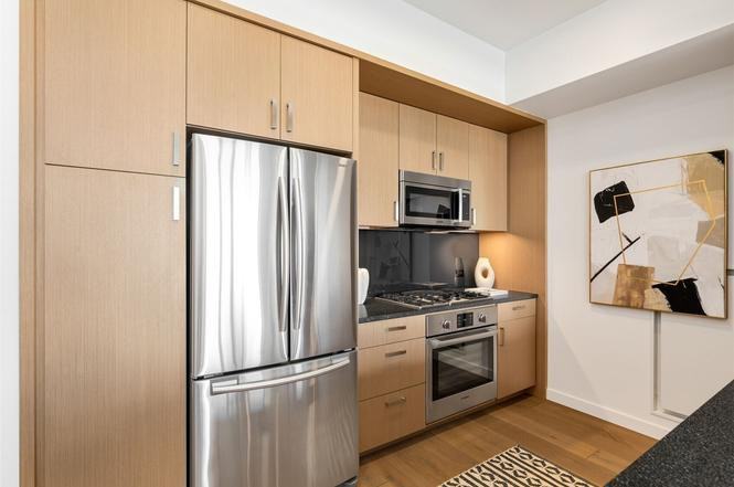 1321 Seneca St - Photo 4 of 10