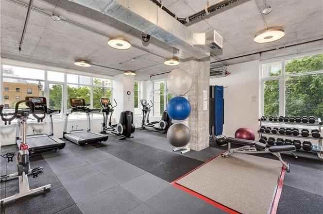 1321 Seneca St - Photo 5 of 10