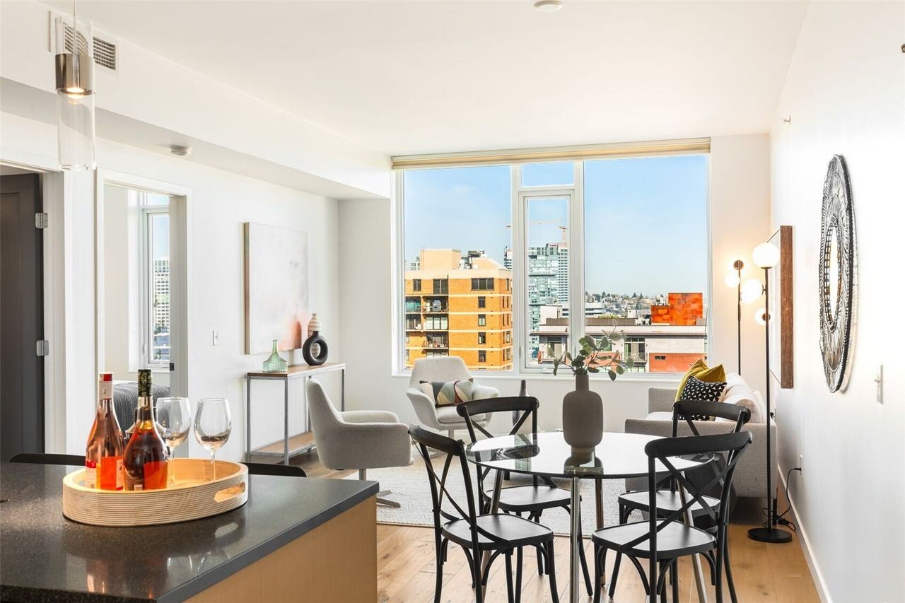 1321 Seneca St - Photo 6 of 10