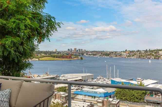 2120 8Th Ave N - Photo 2 of 12