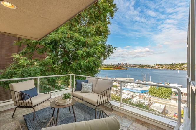 2120 8Th Ave N - Photo 3 of 12