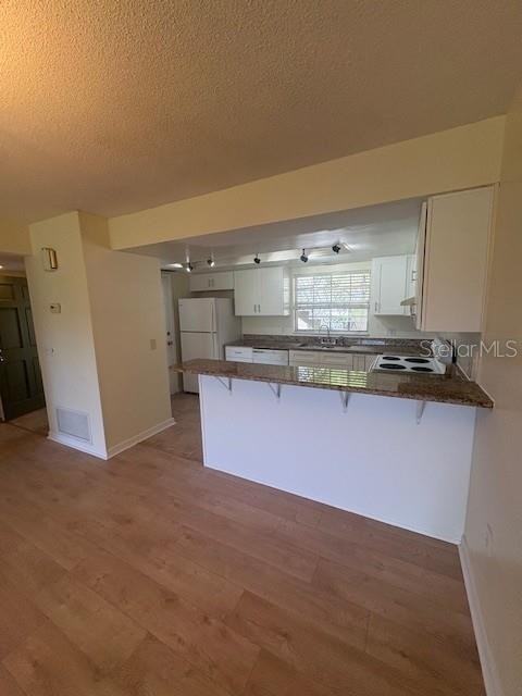 68 Country Club Dr - Photo 3 of 17