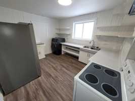 featured image of 343 Dufferin St #UPPER