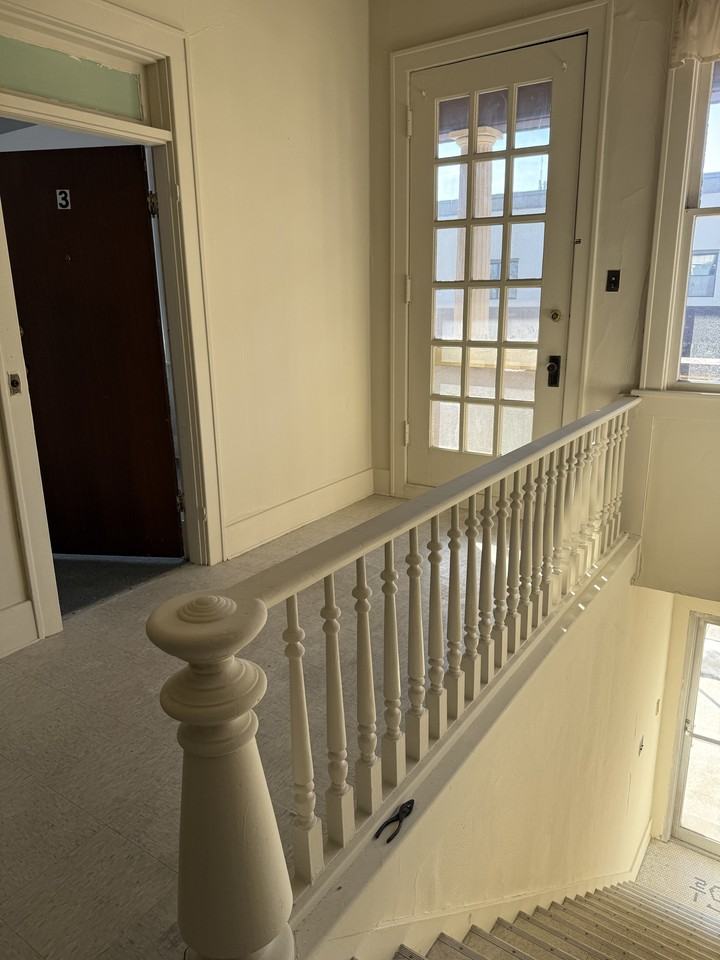 63 1/2 S Detroit St #3 - Photo 3 of 5